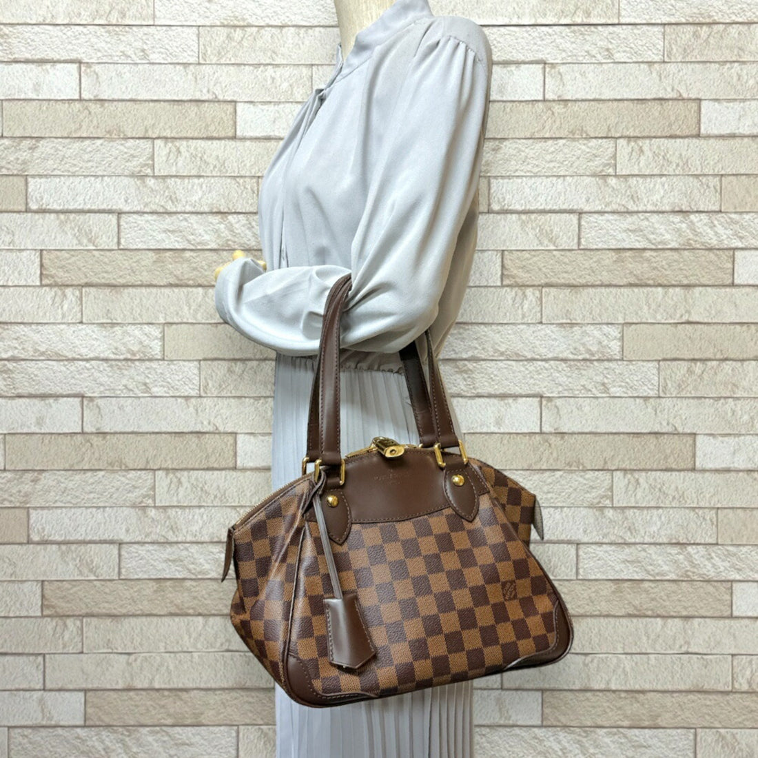 Louis Vuitton  Damier Canvas Damier Canvas Handbag
