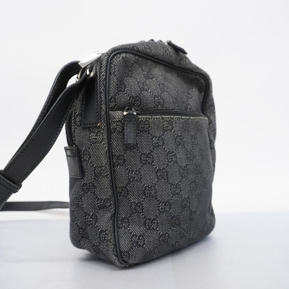 Gucci  Canvas Shoulder Bag ()