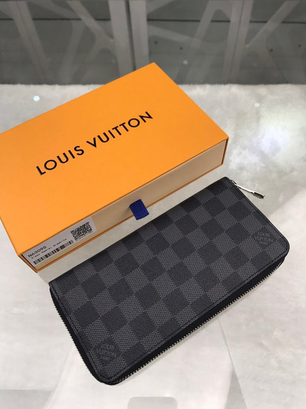 Pearl Street Bags - Louis Vuittons  - 10861