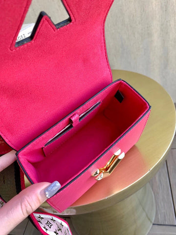 Pearl Street Bags- Louis Vuittons  - 15876