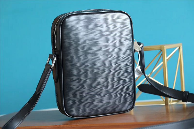 Pearl Street Bags - Louis Vuittons  - 10380