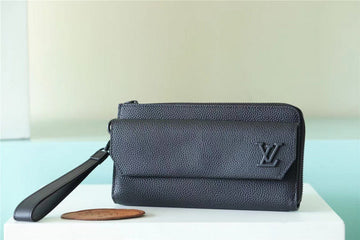 Pearl Street Bags - Louis Vuittons  - 10683