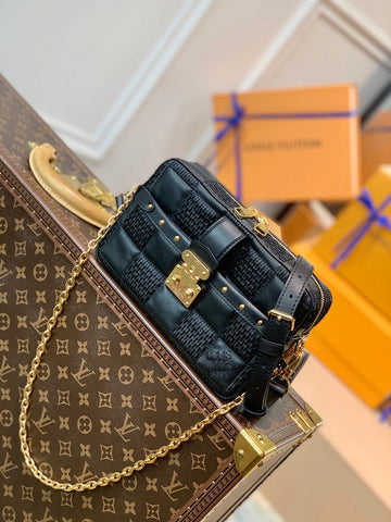 Pearl Street Bags- Louis Vuittons  - 16700