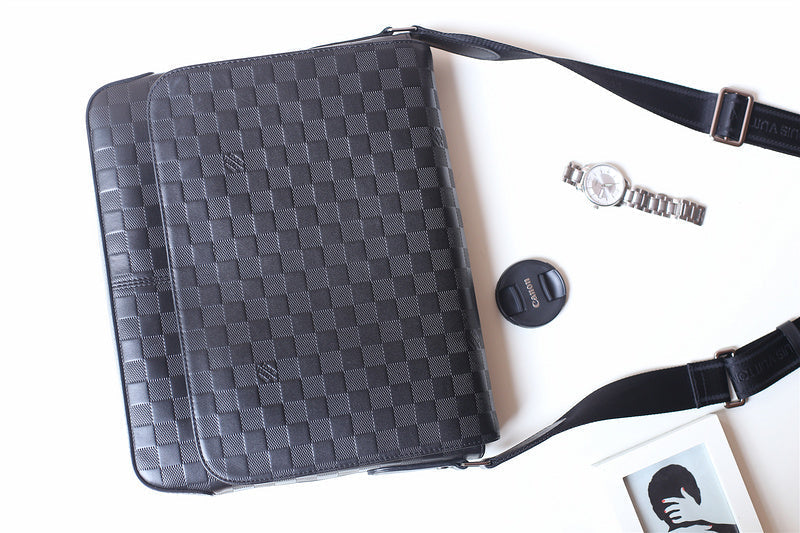 Pearl Street Bags - Louis Vuittons  - 10467