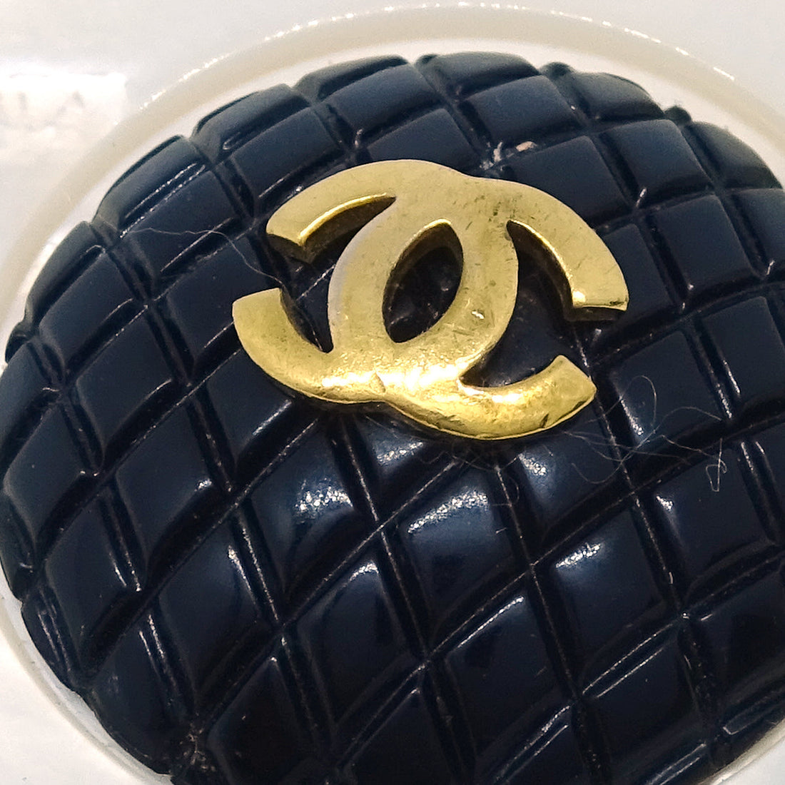 Chanel White Black Button Shell Earrings Clip-On 95P