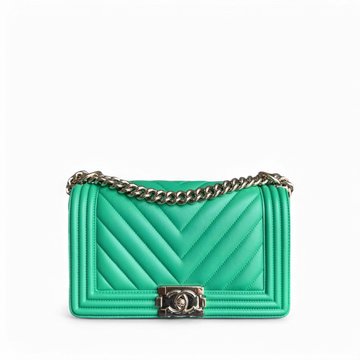 Chanel Boy Medium - 25CM Chevron CalBNkin Green Gold Hardware Series 23