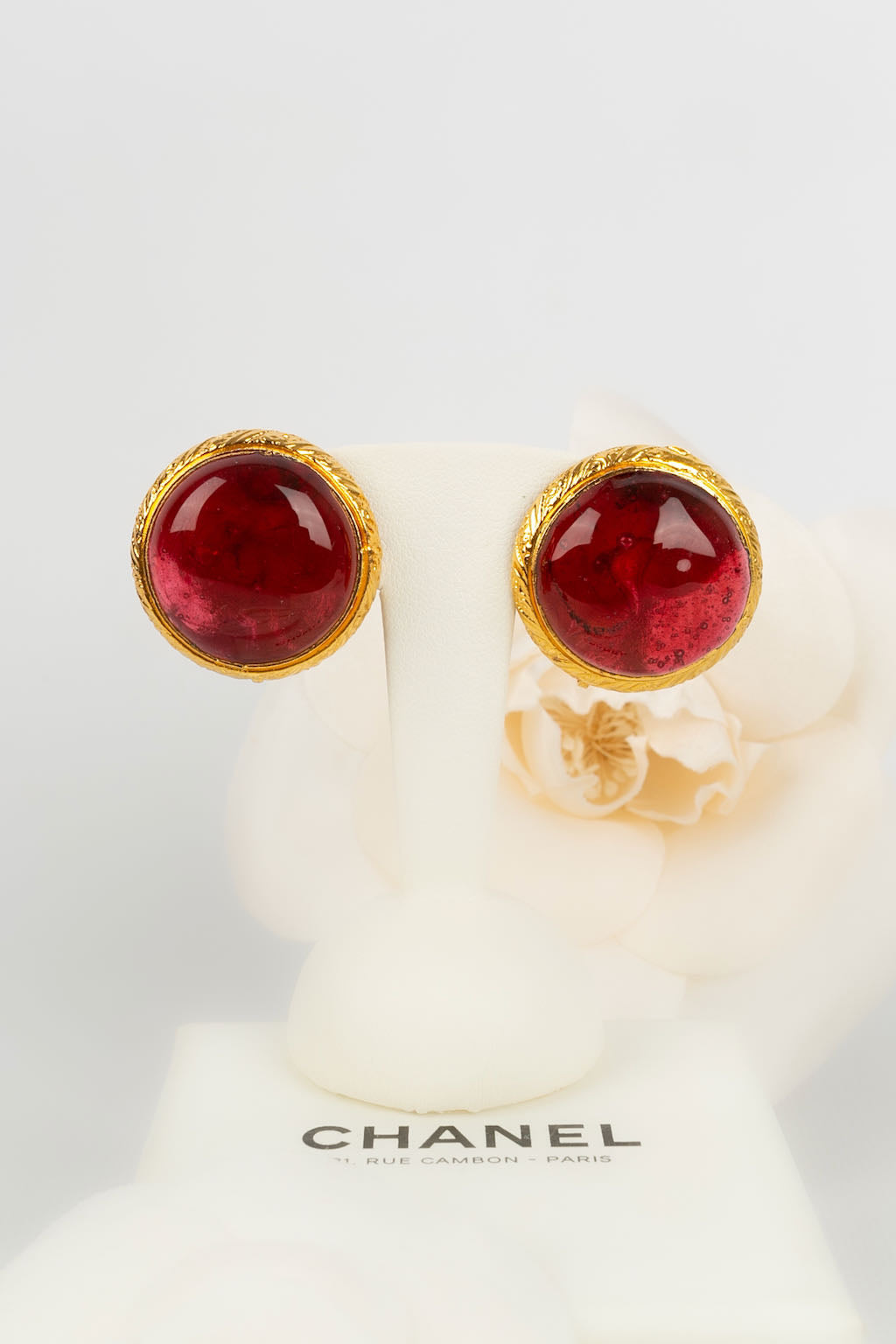 Boucles d'oreilles en p?¢te de verre Chanel