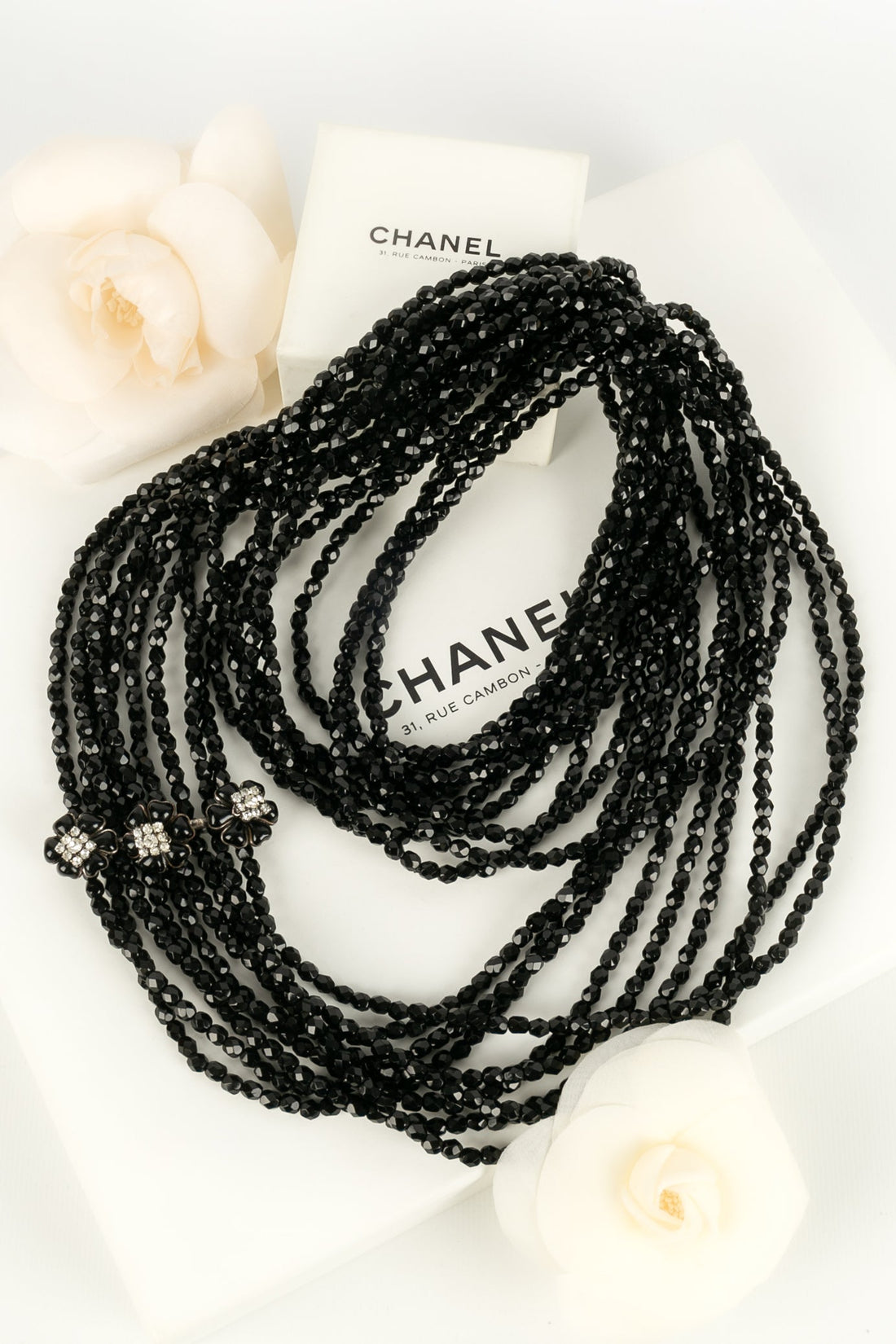 Collier cam?©lias Chanel