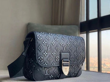 Pearl Street Bags- Louis Vuittons  - 15922