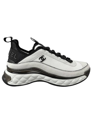 Fabric Suede CalBNkin Low-Top Sneakers White Light Grey Chanel