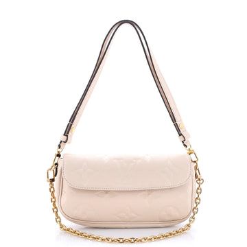 Ivy Wallet on Chain Monogram Empreinte Giant