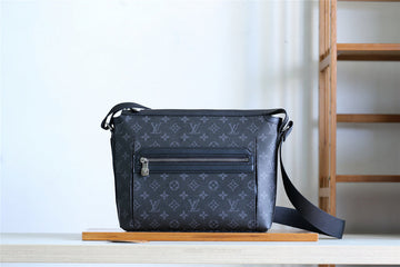 Pearl Street Bags - Louis Vuittons  - 10500