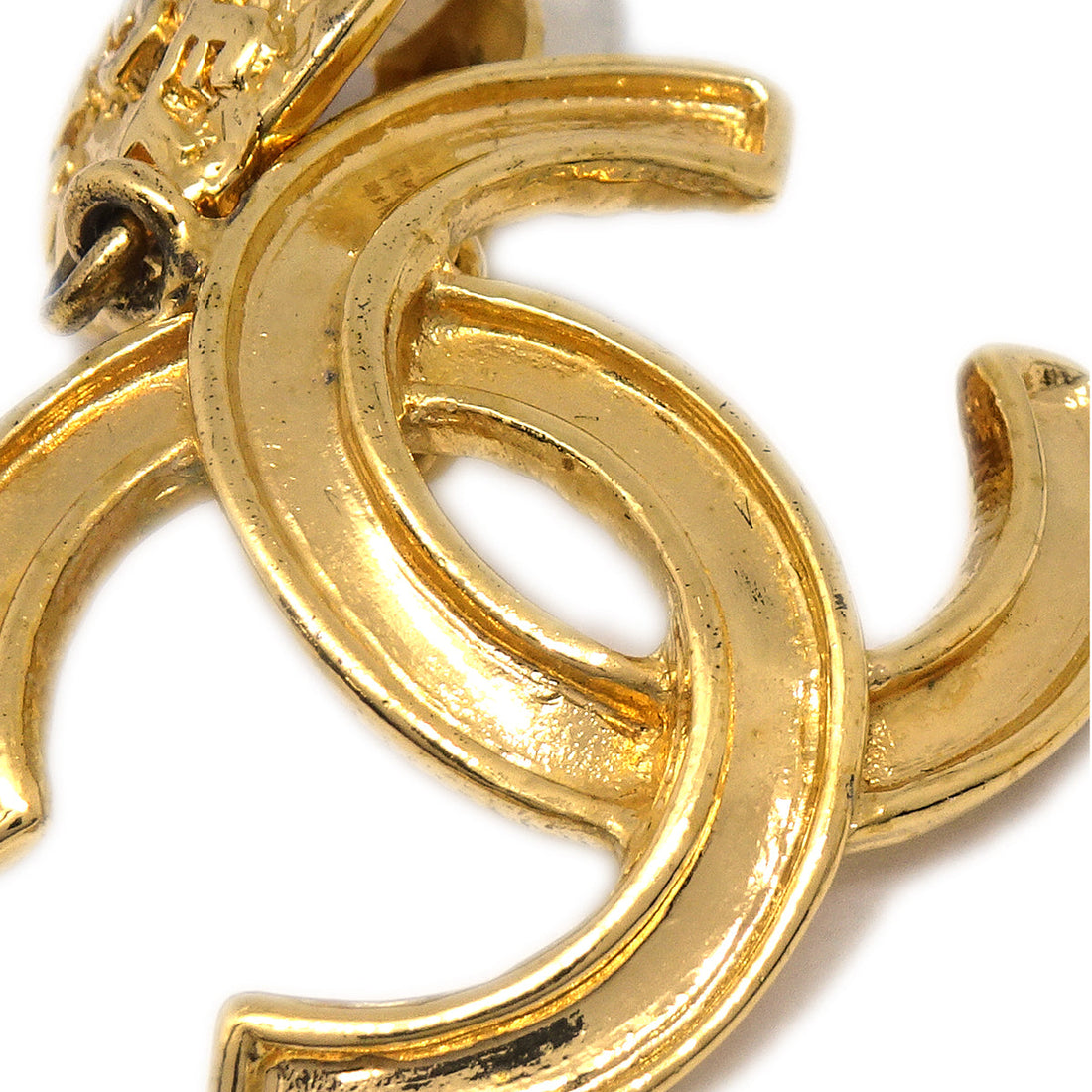 Chanel Gold Dangle Earrings Clip-On 95A