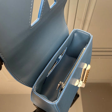 Pearl Street Bags- Louis Vuittons  - 15880