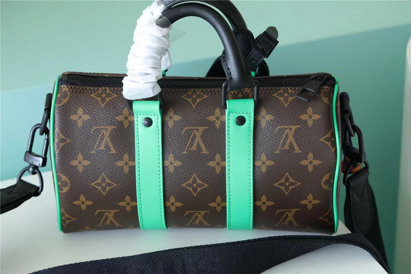Pearl Street Bags - Louis Vuittons  - 11256