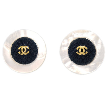 Chanel White Black Button Shell Earrings Clip-On 95P