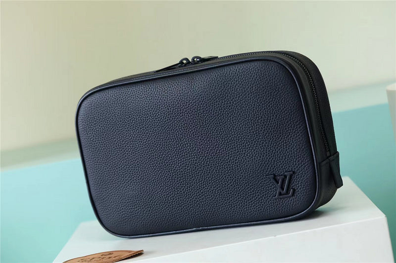 Pearl Street Bags - Louis Vuittons  - 10680
