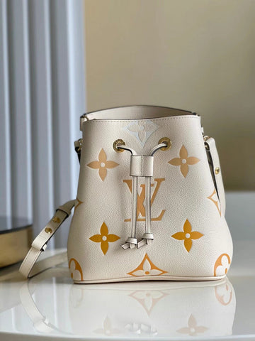 Pearl Street Bags - LV Bags -  2525