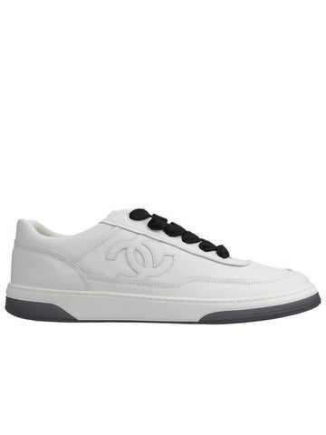 CC Logo CalBNkin Low Top Sneakers White Chanel