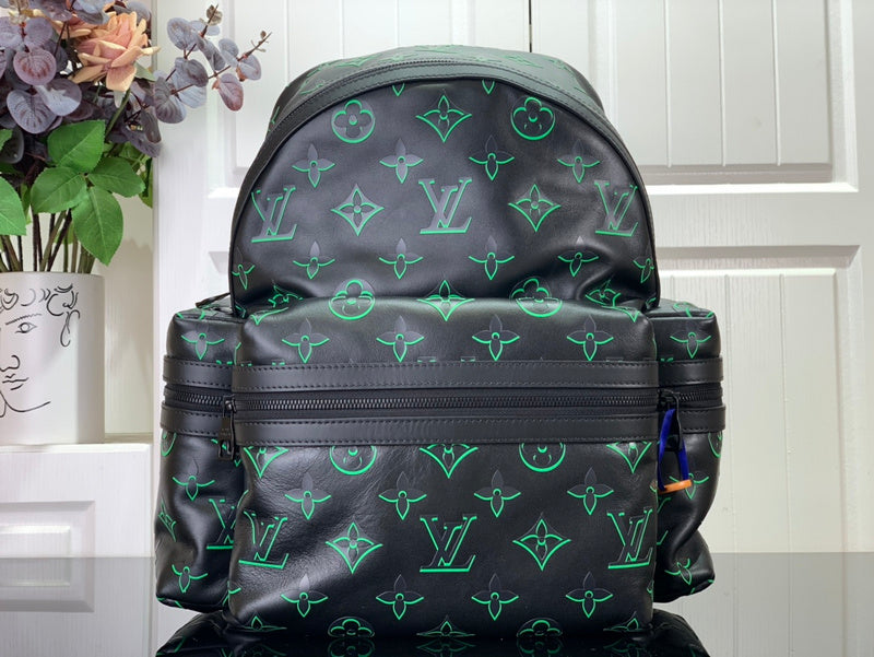 Pearl Street Bags- Louis Vuittons  - 15929