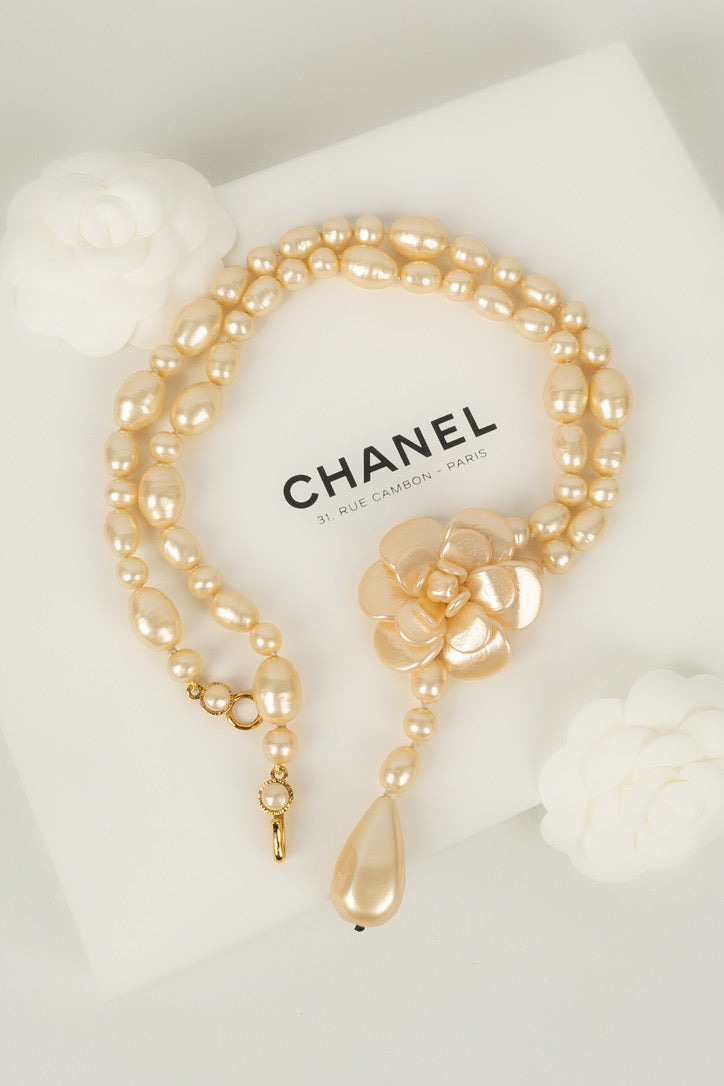 Collier cam?©lia Top Quality Chanel Printemps 1999