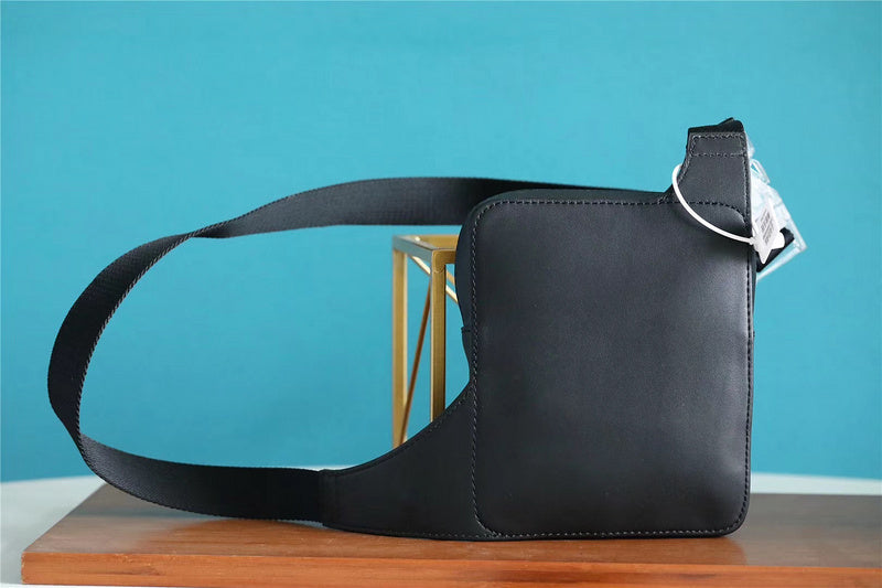 Pearl Street Bags - Louis Vuittons  - 10390