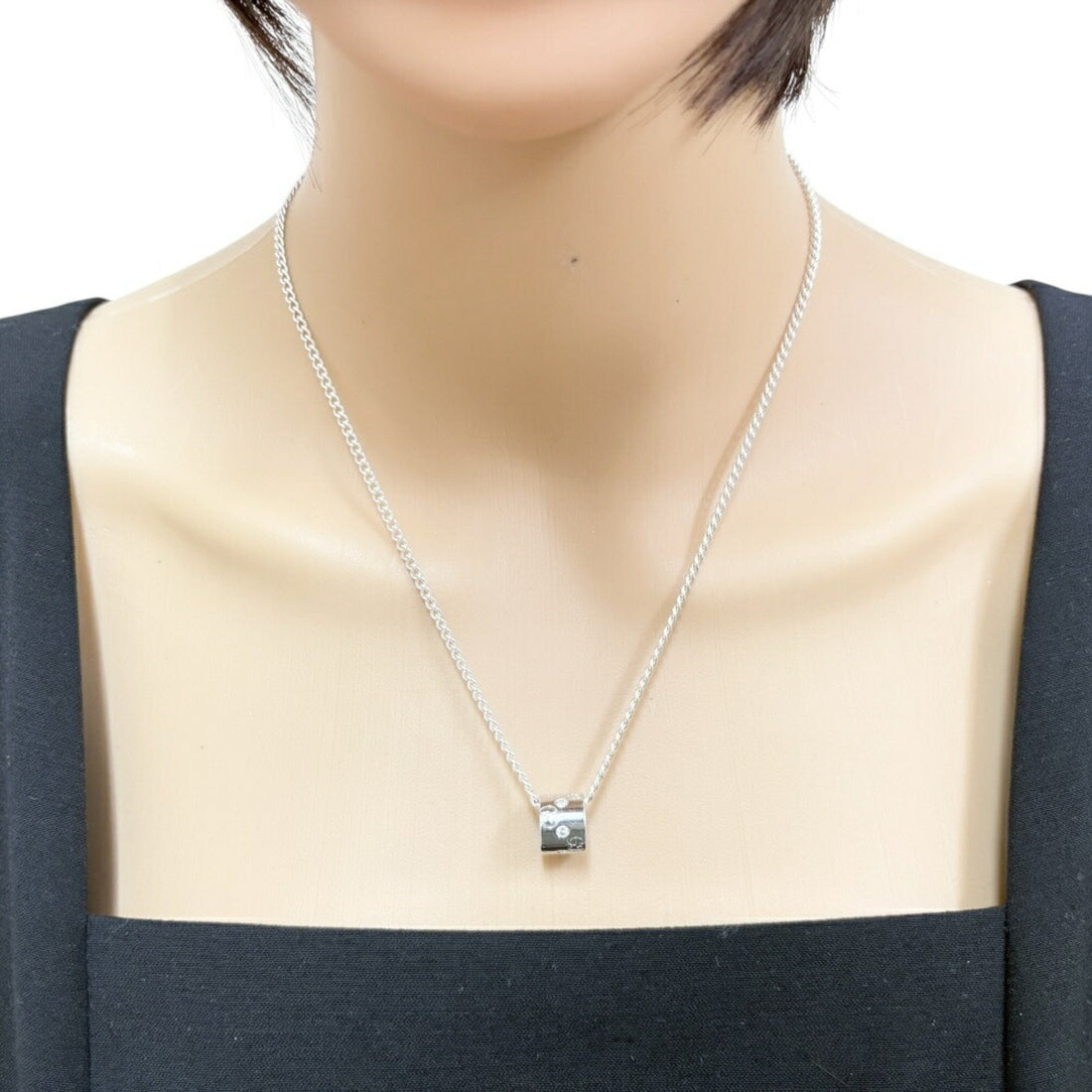 Gucci   (18K) Pendant ()