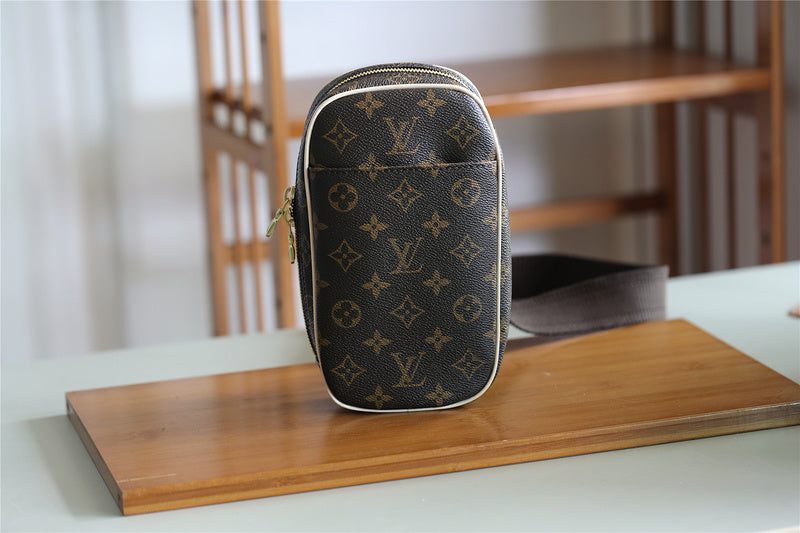 Pearl Street Bags - Louis Vuittons  - 10956