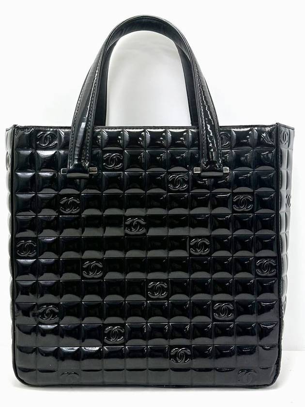 Black enamel chocolate bar 7th division CC logo tote bag 4VCHB32177 Chanel