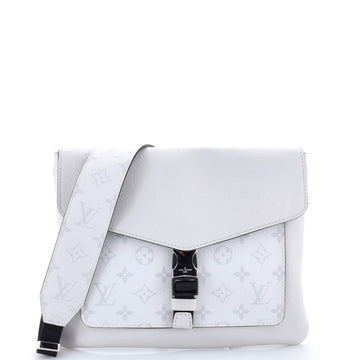 Outdoor Flap Messenger Monogram Taigarama