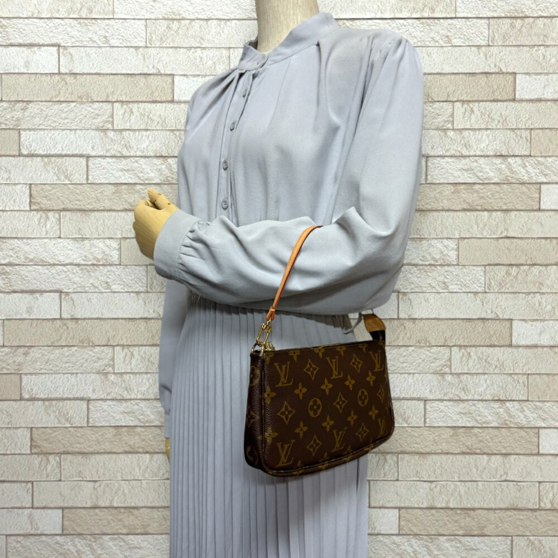 Louis Vuitton  Monogram Monogram Handbag