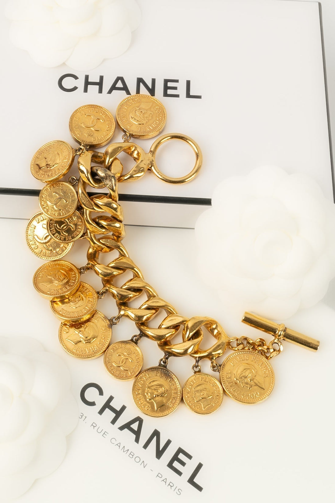 Bracelet dor?© Chanel