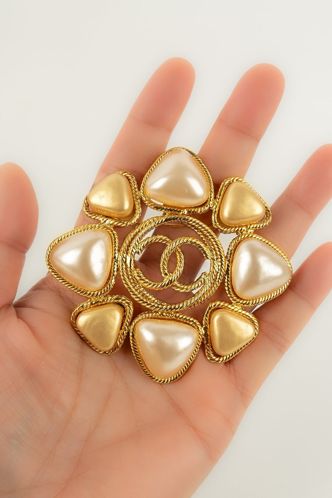Broche Chanel s