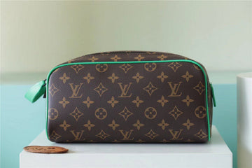 Pearl Street Bags - Louis Vuittons  - 10662
