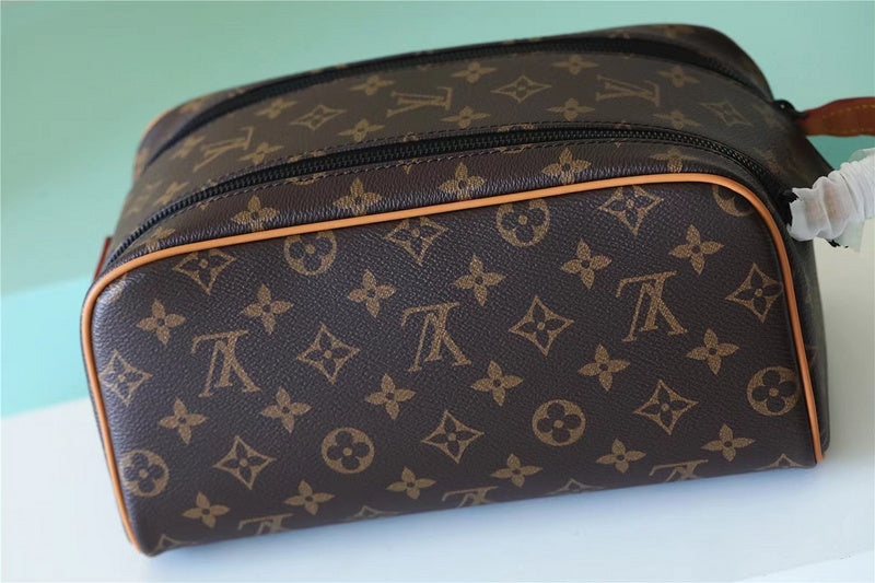 Pearl Street Bags - Louis Vuittons  - 10664