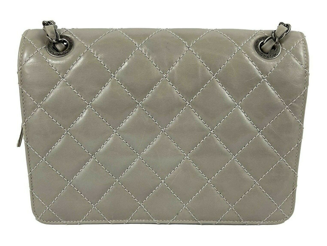 CHANEL - Glazed CalBNkin Quilted Medium Day Trip New Bag - Crossbody