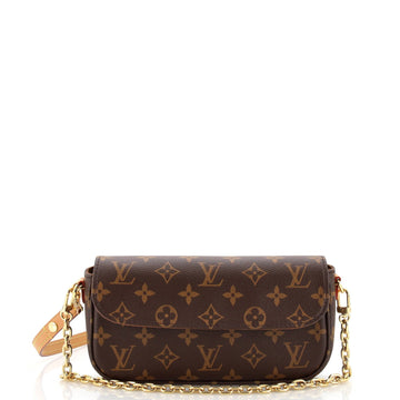 Ivy Wallet on Chain Monogram Canvas
