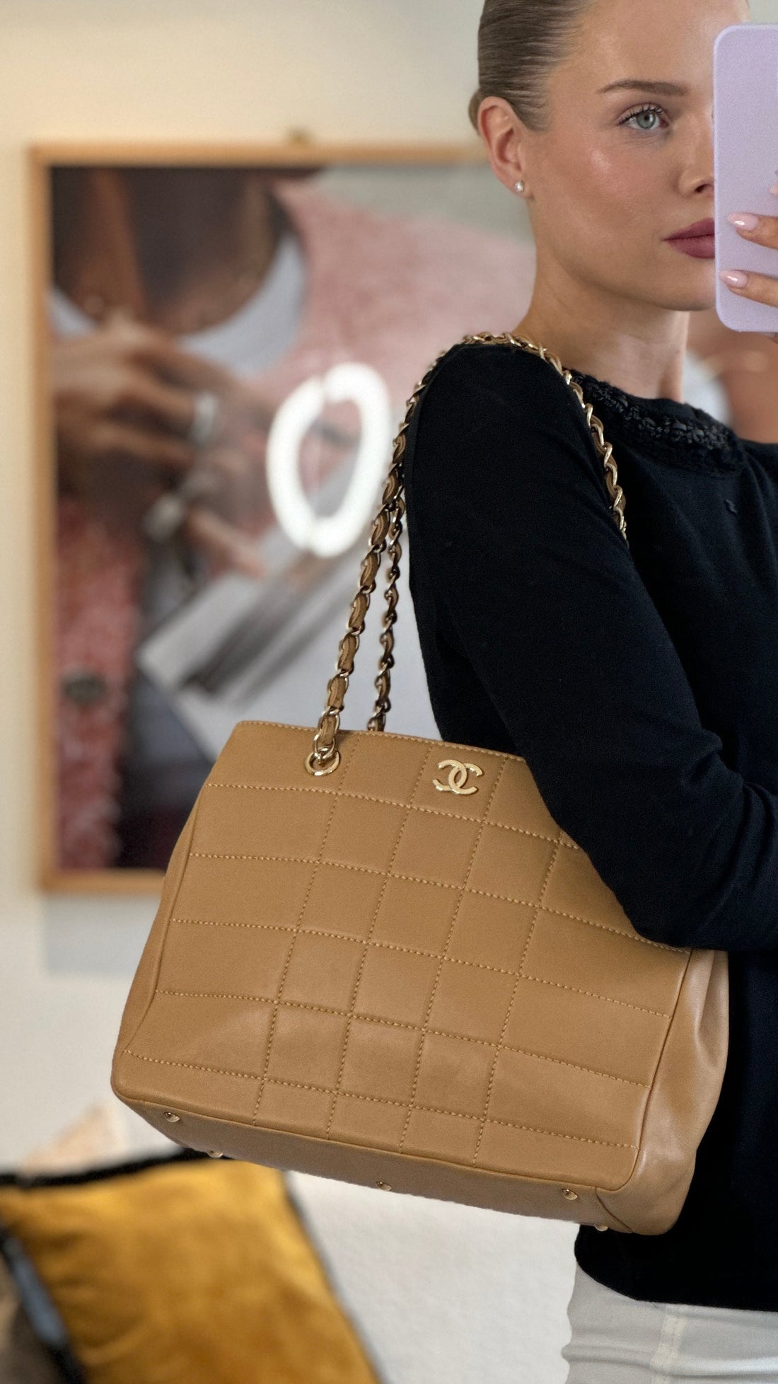 Pearl Street Bags Chanel  Beige Stitched Shoulder Bag in Lambskin Leather with Champagne Gold Hardware