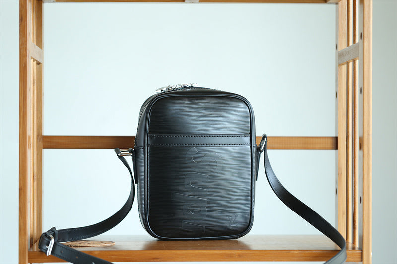 Pearl Street Bags - Louis Vuittons  - 10385