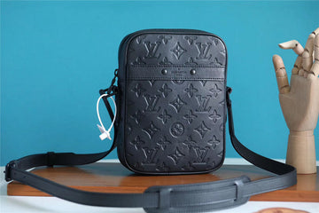 Pearl Street Bags - Louis Vuittons  - 10391