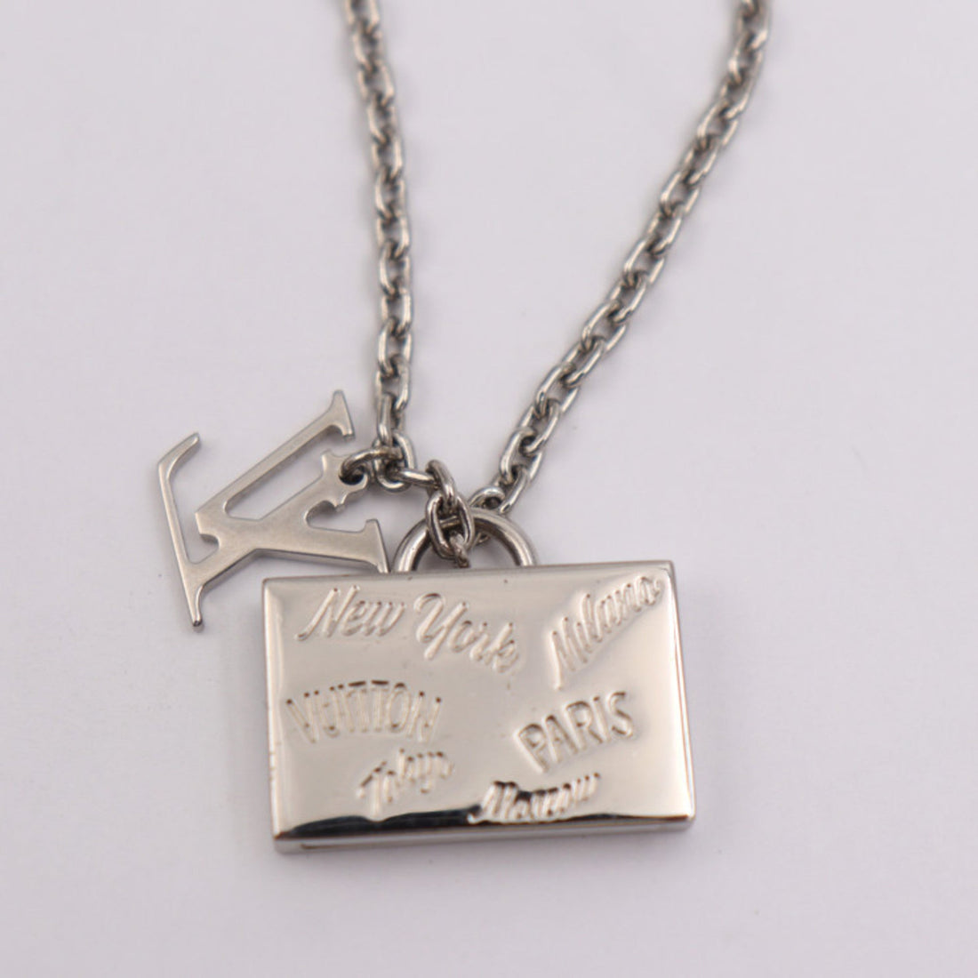 Louis Vuitton  Metal Necklace