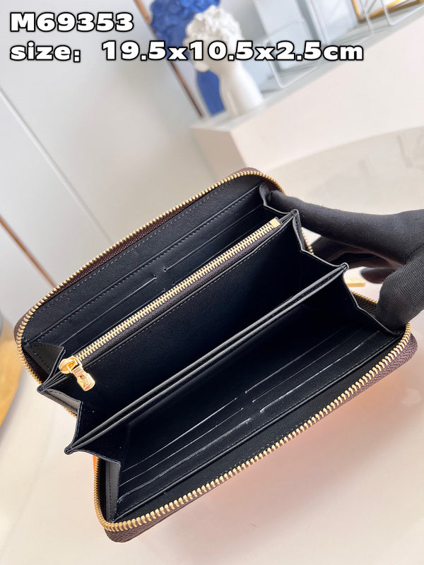 Pearl Street Bags- Louis Vuittons  - 15900