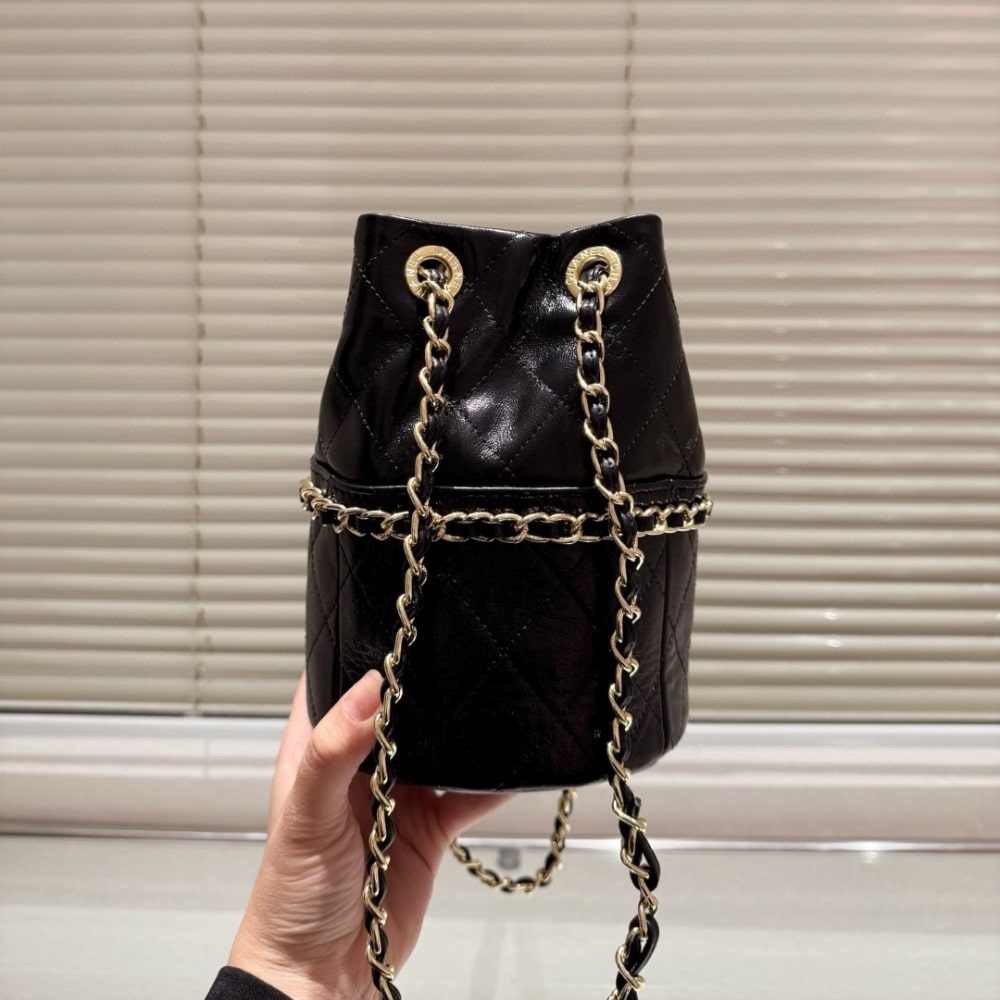 CC  MINI BUCKET BAG BLACK 15CM