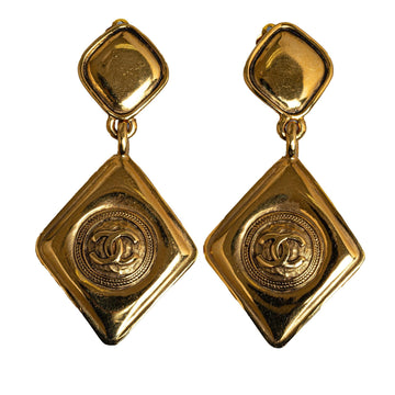 Pearl Street Bags Chanel CC Dangling Clip-On Earrings (SHG-yA68qy)