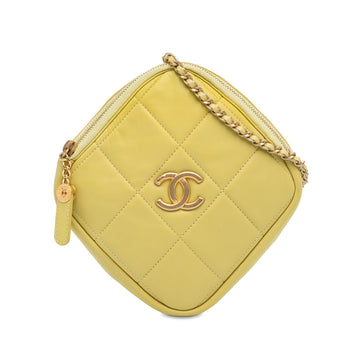 Pearl Street Bags Chanel CC Lambskin Diamond Clutch with Chain (SHG-I7p00r)
