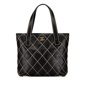 Pearl Street Bags Chanel CC Lambskin Wild Stitch Handbag (SHG-aqtoNm)