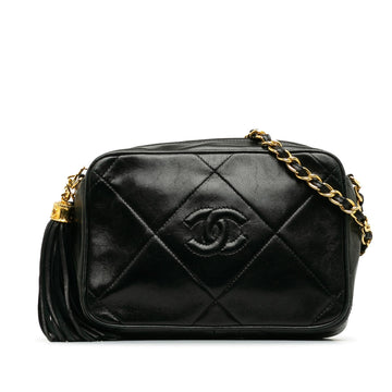 Pearl Street Bags Chanel CC Matelasse Tassel Camera Bag (SHG-b743DC)