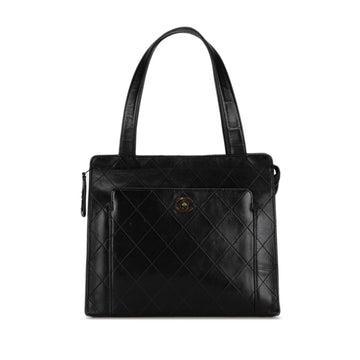 Pearl Street Bags Chanel CC Quilted Calfskin Tote (SHG-iwtrUK)
