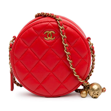 Pearl Street Bags Chanel CC Quilted Lambskin Pearl Crush Round Clutch with Chain (SHG-NXSLvp)