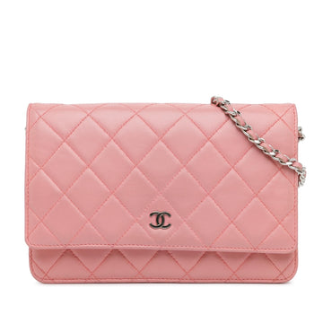 Pearl Street Bags Chanel CC Quilted Lambskin Wallet On Chain (SHG-eULIFC)